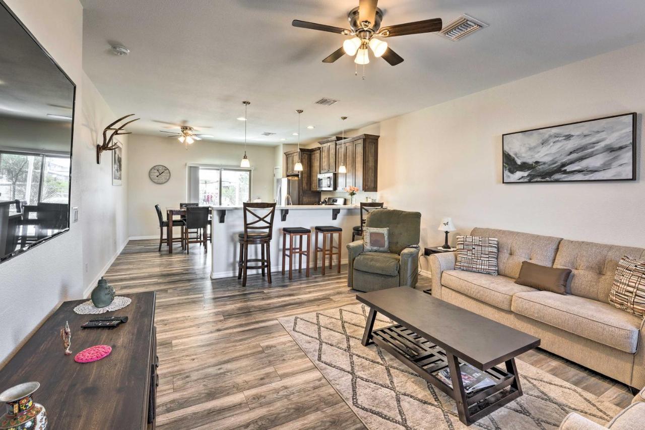 Pet-Friendly Retreat - 1 Block To Colorado River! Буллхед-Сити Экстерьер фото